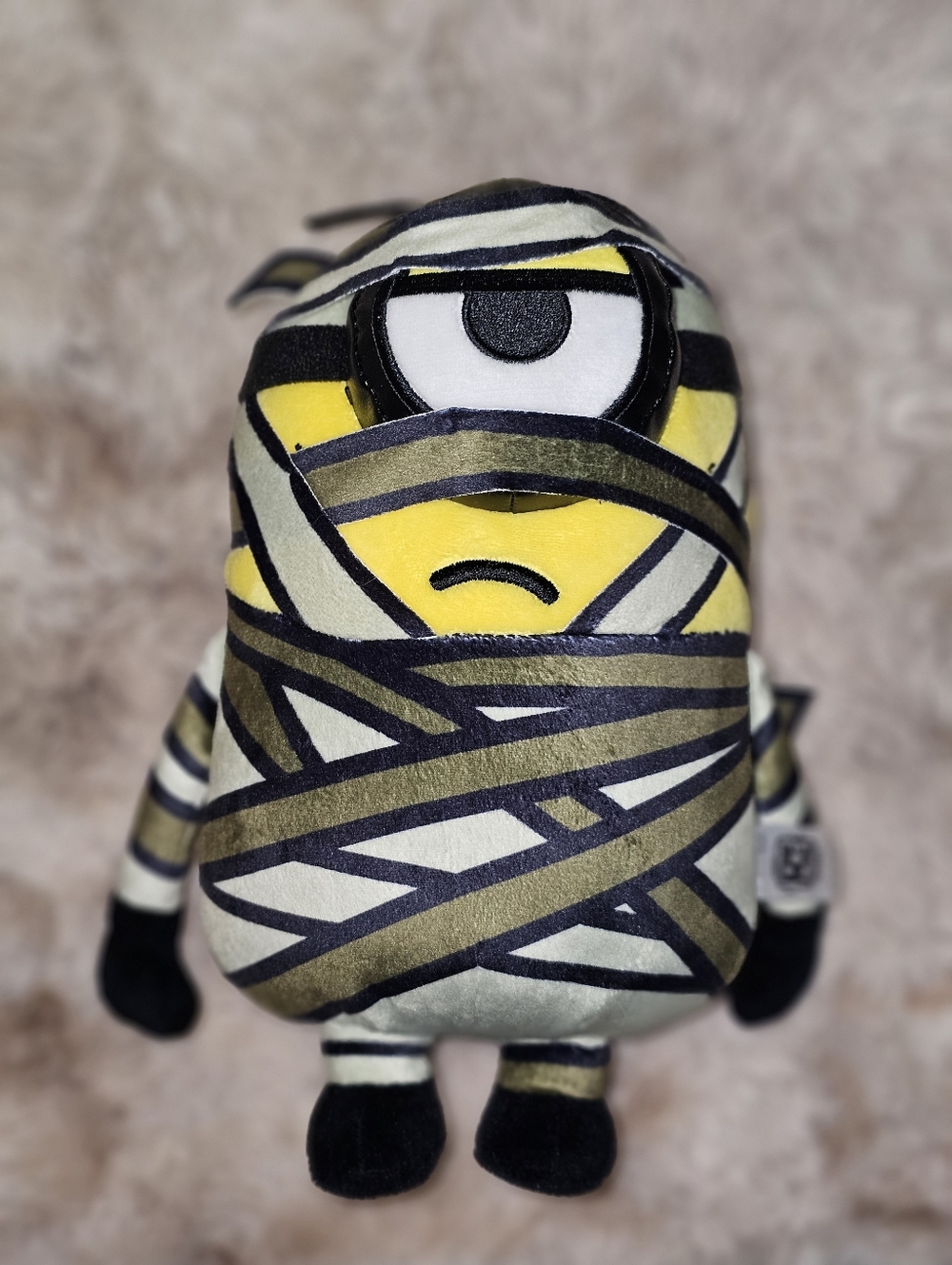 NWOT Universal Studios Despicable Me Minion Mayhem Mummy Stuart 10" Plush